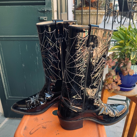 Black Western Boots with Silver Web Design - Picture 4 of 7